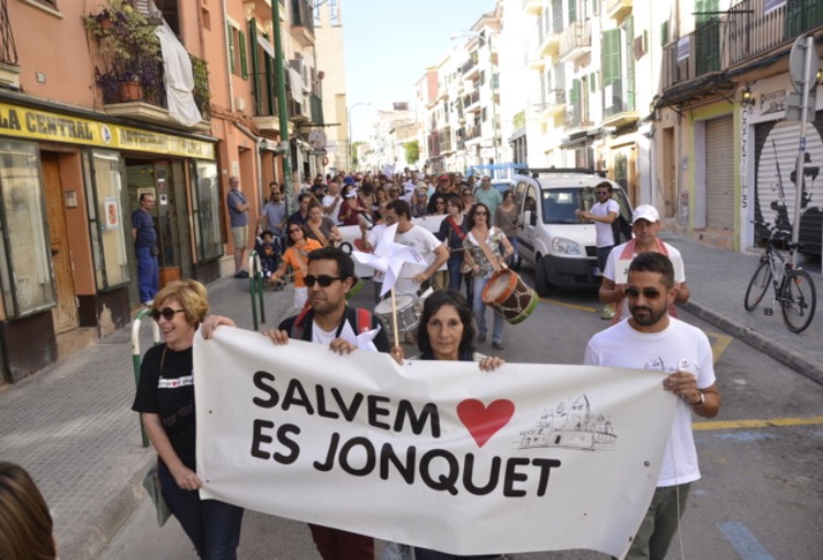 L’oposició veïnal  atura el centre comercial a Es Jonquet
